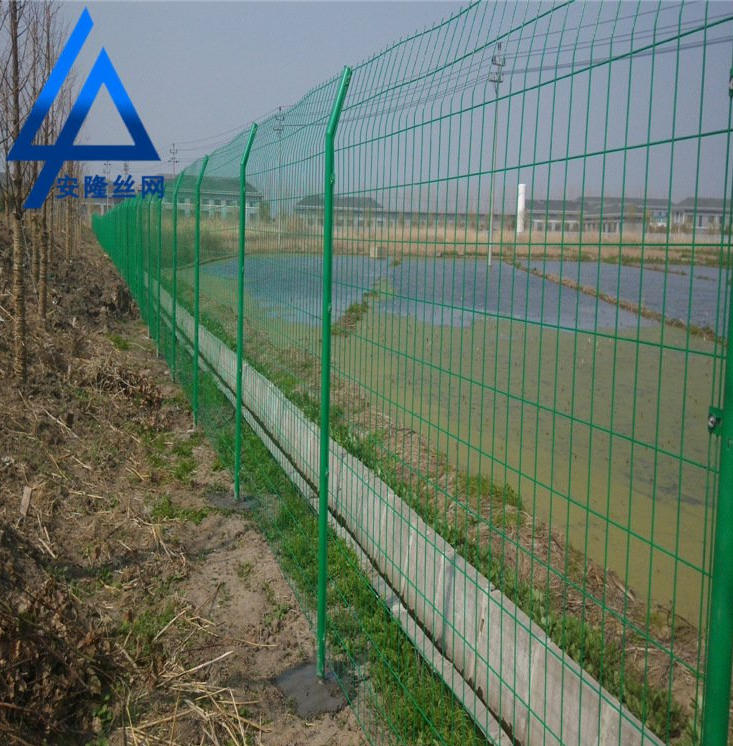 四川安隆伟业( 官网：www.scalsw.com 联系电话：13693456123)金属网栏制造有限公司